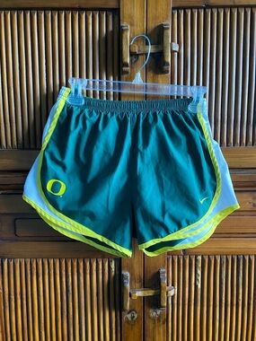 Nike Women’s Green and Yellow Oregon Ducks Tempo Shorts with Oregon 'O'